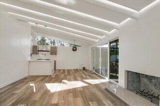 6513 Corbin Ave in Los Angeles, CA - Building Photo - Building Photo