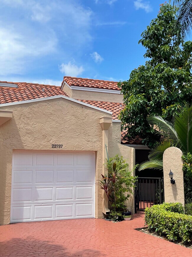 22737 Meridiana Dr in Boca Raton, FL - Foto de edificio - Building Photo