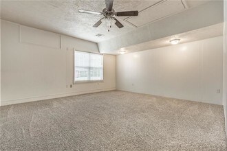 9 Shirley Ln in Edmond, OK - Building Photo - Building Photo