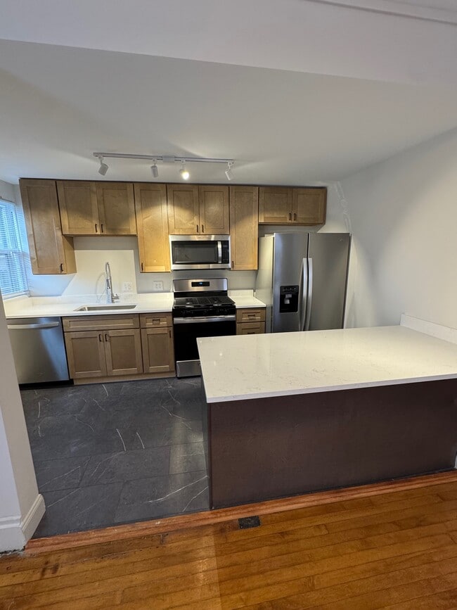 1212 Dennison Ave, Unit 1212