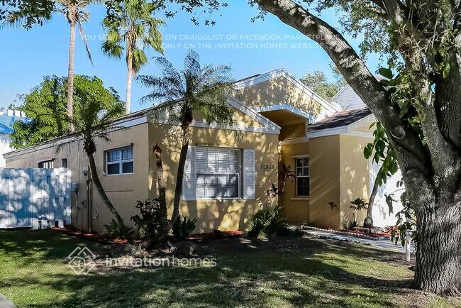 12853 SW 146th Ln in Miami, FL - Foto de edificio - Building Photo