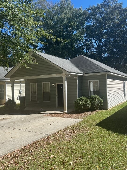 918 Woodlawn Ave in Columbia, SC - Building Photo