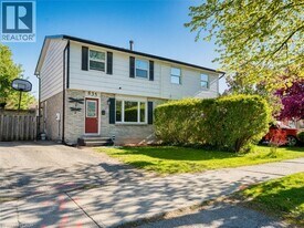 835 Jalna Blvd in London, ON - Building Photo