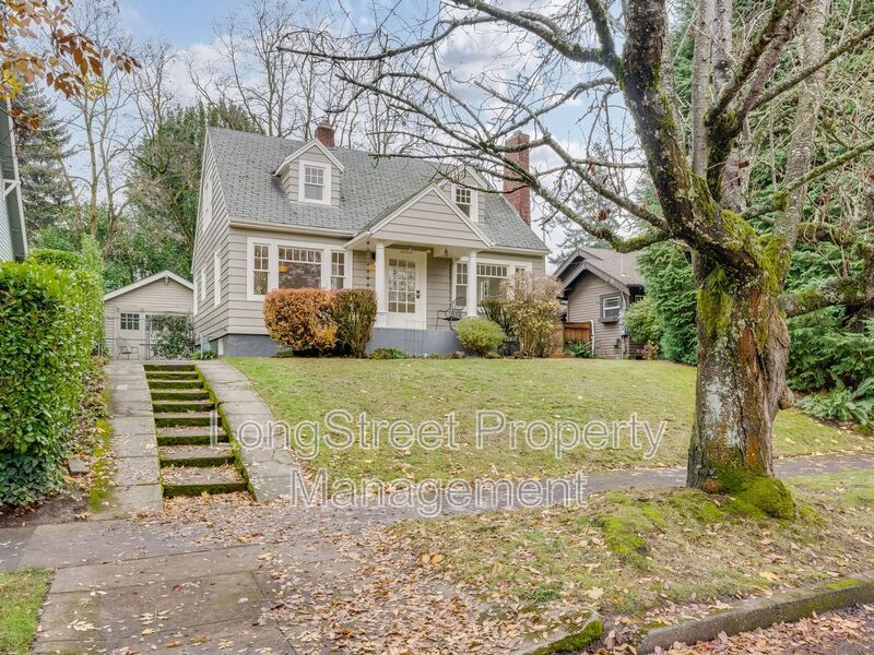 2230 SE 51st Ave in Portland, OR - Building Photo