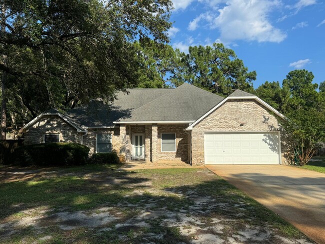 64 Hampton Cir