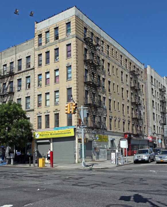 2376 Amsterdam Ave in New York, NY - Building Photo
