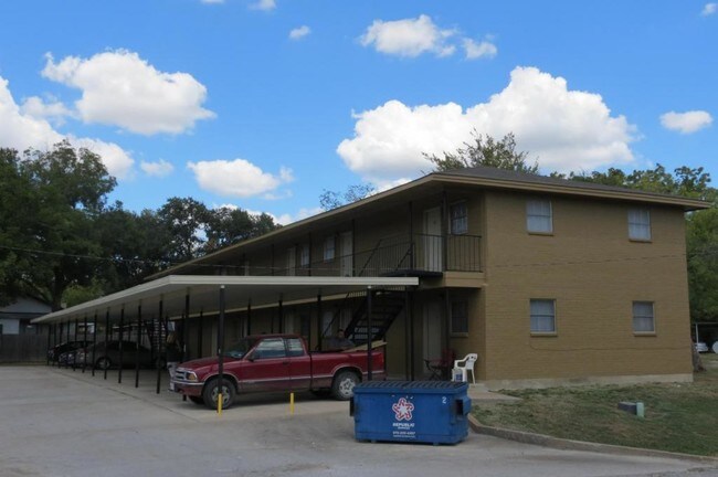 505 Evergreen St in Mexia, TX - Building Photo - Building Photo