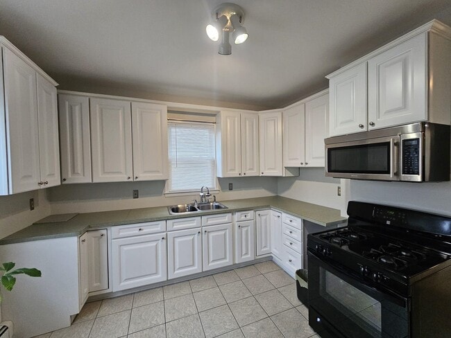 46 Olive St in Bloomfield, NJ - Foto de edificio - Building Photo