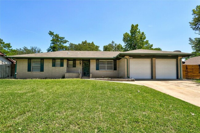 property at 1124 Merrymen Grn