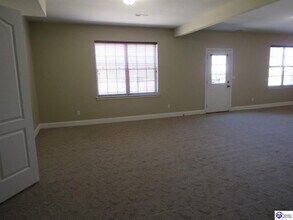 213 Sonoma Valley in Vine Grove, KY - Building Photo - Building Photo