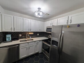 695 Grove Dr in Buffalo Grove, IL - Building Photo - Building Photo