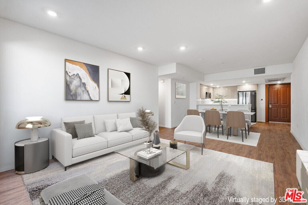 5245 Santa Monica Blvd-Unit -322 in Los Angeles, CA - Building Photo