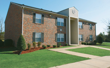 Skyline Village Apartments in Nashville, TN - Building Photo - Building Photo