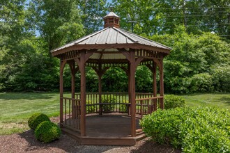 Newberry Parc in Louisville, KY - Foto de edificio - Building Photo