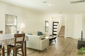 311 Canley Lp in Hutto, TX - Building Photo - Building Photo