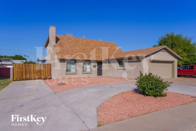 4538 W Rovey Ave in Glendale, AZ - Foto de edificio - Building Photo