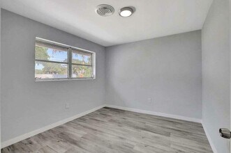 269 NW 12th Ave in Boca Raton, FL - Building Photo - Building Photo