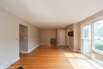 565 Ridge Rd in Highland Park, IL - Building Photo - Building Photo