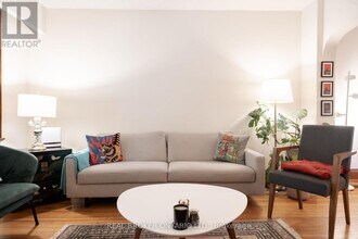 110 Westlake Ave in Toronto, ON - Building Photo - Building Photo