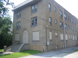 27 W Cuthbert Blvd Apartments