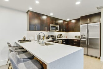 822 Howard Ave in New Orleans, LA - Building Photo - Building Photo