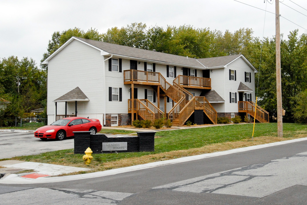 Glendana Estates in Lee's Summit, MO - Building Photo