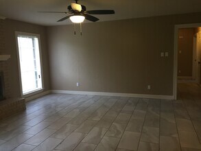 2828 Lafamo Rd in Longview, TX - Building Photo - Building Photo