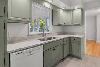 1527 Summit Dr in West Lafayette, IN - Building Photo - Building Photo