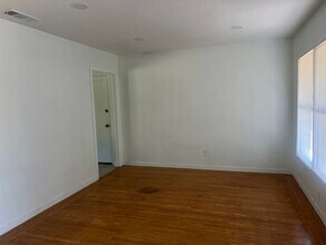2257 Fruitridge Rd in Sacramento, CA - Building Photo - Building Photo