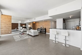 244 Biscayne Blvd, Unit 4704 in Miami, FL - Foto de edificio - Building Photo