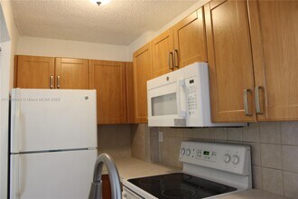 8185 NW 7th St in Miami, FL - Building Photo - Building Photo