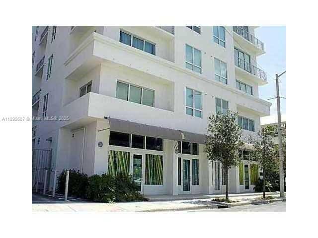 234 NE 3rd St, Unit 1909 in Miami, FL - Building Photo - Building Photo