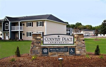 815 Country Way in Big Rapids, MI - Building Photo - Building Photo