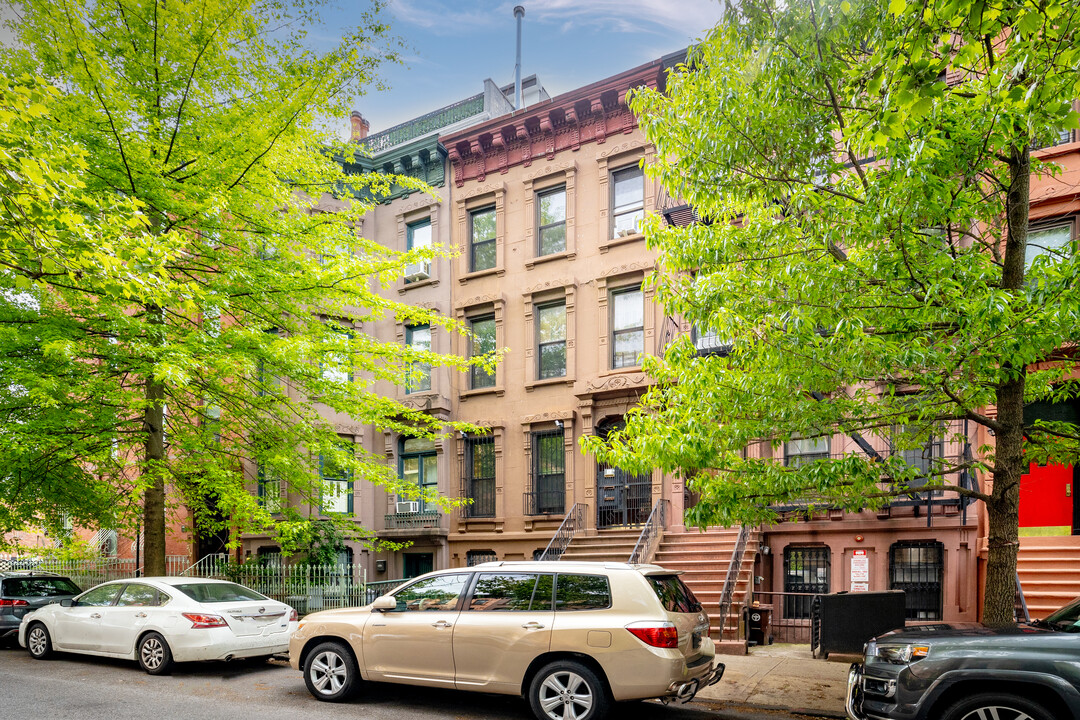 308 Saint James Pl in Brooklyn, NY - Foto de edificio