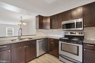 3516 Ashby Ct in Woodbridge, VA - Building Photo - Building Photo