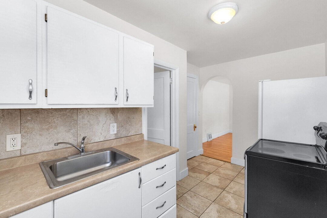 2340 Eccles Ave in Ogden, UT - Foto de edificio