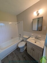 420 Holiday Dr in Belton, MO - Building Photo - Building Photo
