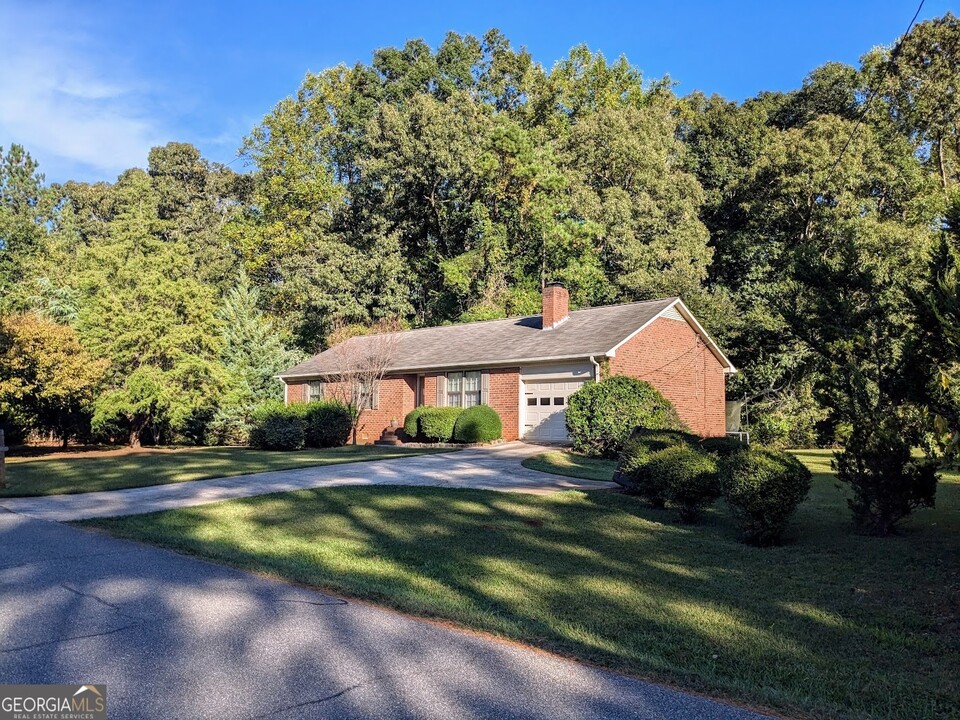 1010 Cherokee Cir in Athens, GA - Building Photo