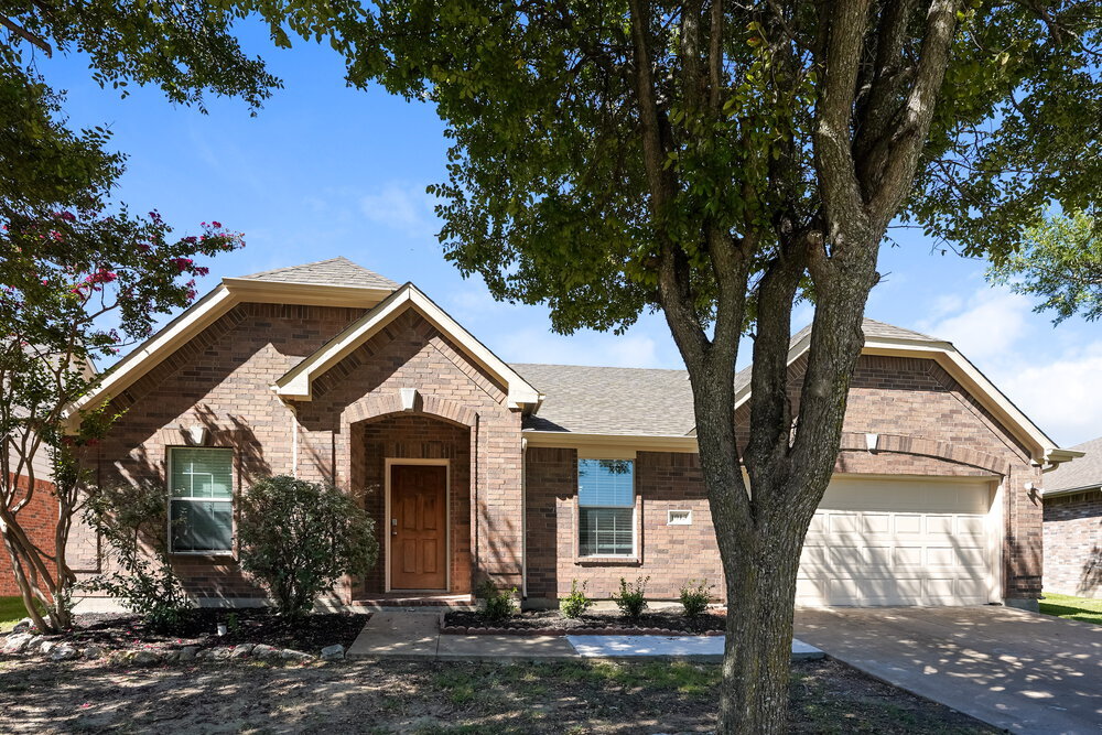 1013 Bainbridge Ln in Forney, TX - Building Photo