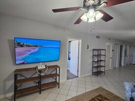 970 US-98 in Destin, FL - Building Photo