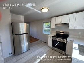 18851 Ashworth Ave N in Shoreline, WA - Foto de edificio - Building Photo