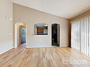 4303 Hanging Moss Dr in Orange Park, FL - Building Photo - Building Photo