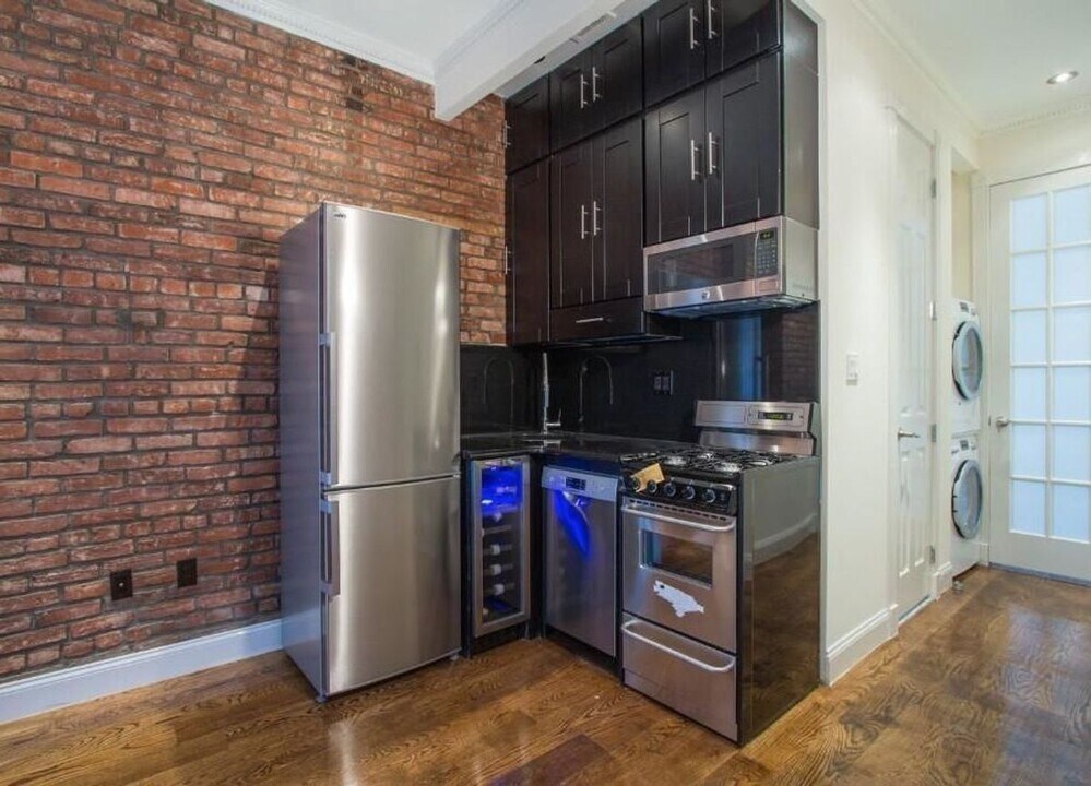 West 103rd Street in New York, NY - Building Photo