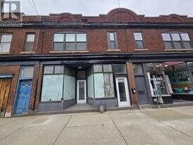 971.5 Main St E in Hamilton, ON - Building Photo