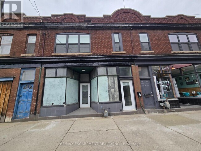 971.5 Main St E in Hamilton, ON - Building Photo - Building Photo