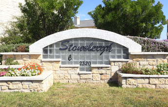 Stoneleigh Condominiums in Austin, TX - Building Photo - Building Photo