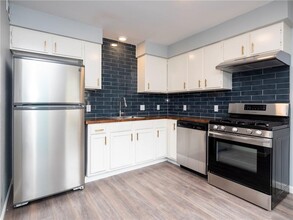 7004 Circle S Rd in Austin, TX - Building Photo - Building Photo