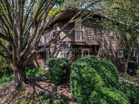 3526 Colony Crossing Dr in Charlotte, NC - Building Photo