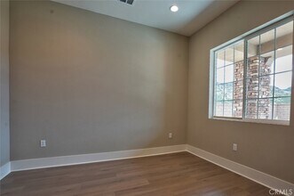 6544 Canyon Oaks Dr in Simi Valley, CA - Foto de edificio - Building Photo