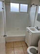 214 W Maple St in Glendale, CA - Building Photo - Building Photo